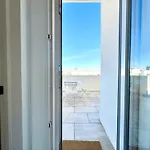 Out Saldanha Apartment Lisbon