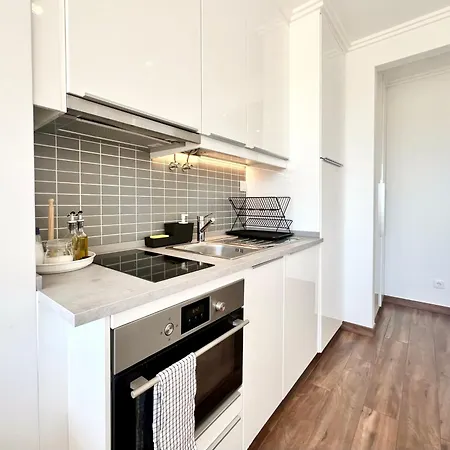 Out Saldanha Lisbona